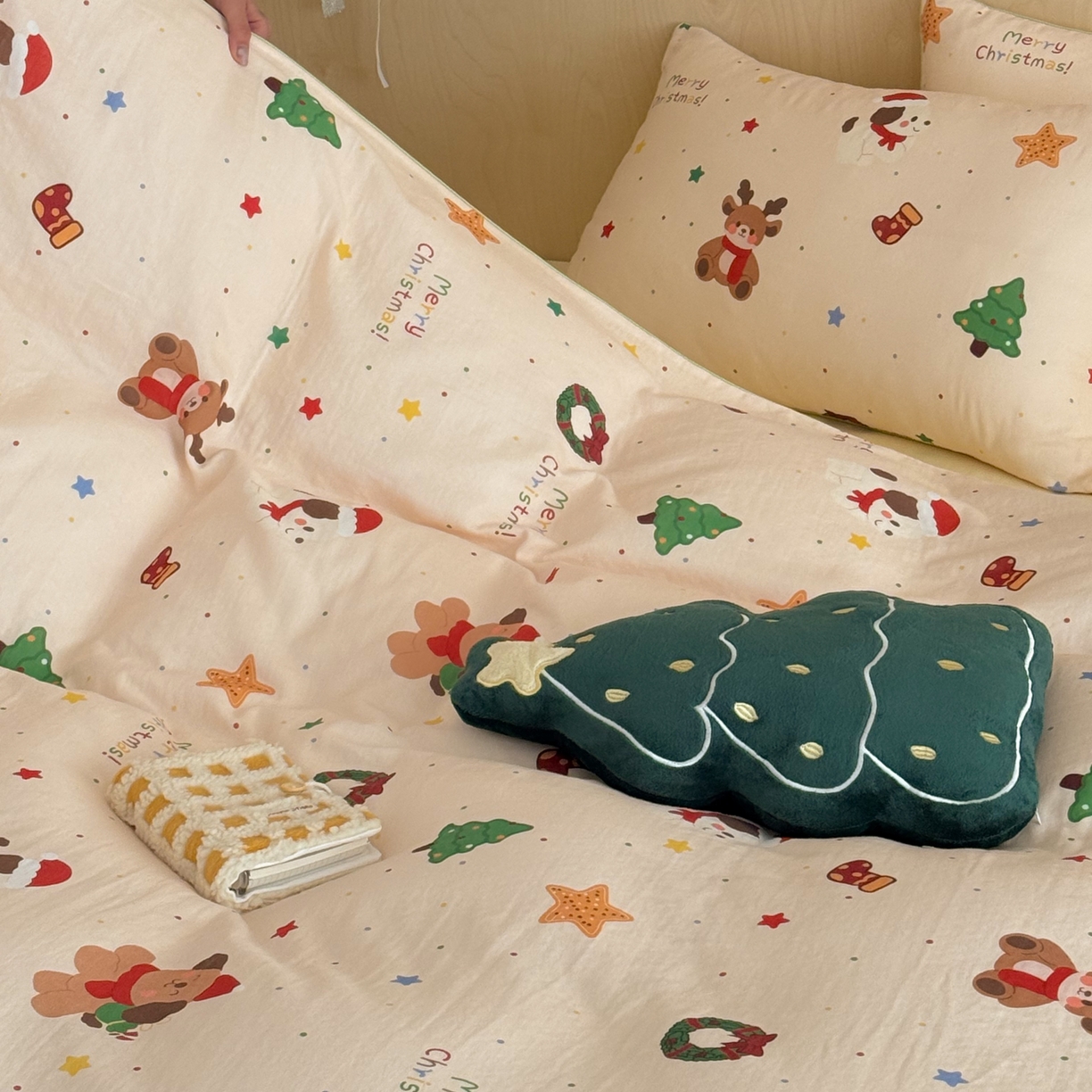 91家纺网 家纺一手货源 找家纺 西西家居 2025新款超柔有氧双层纱四件套-圣诞快乐 圣诞快乐-米