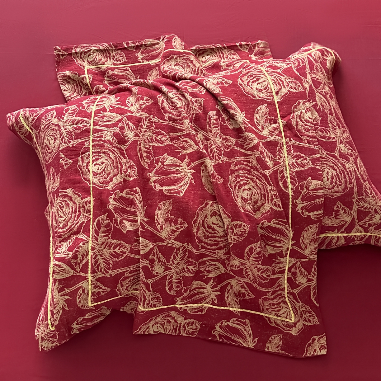 91家纺网 家纺一手货源 找家纺 金丝鸟家纺 2025新款全棉纯棉色织提花婚庆四件套 洛神玫瑰