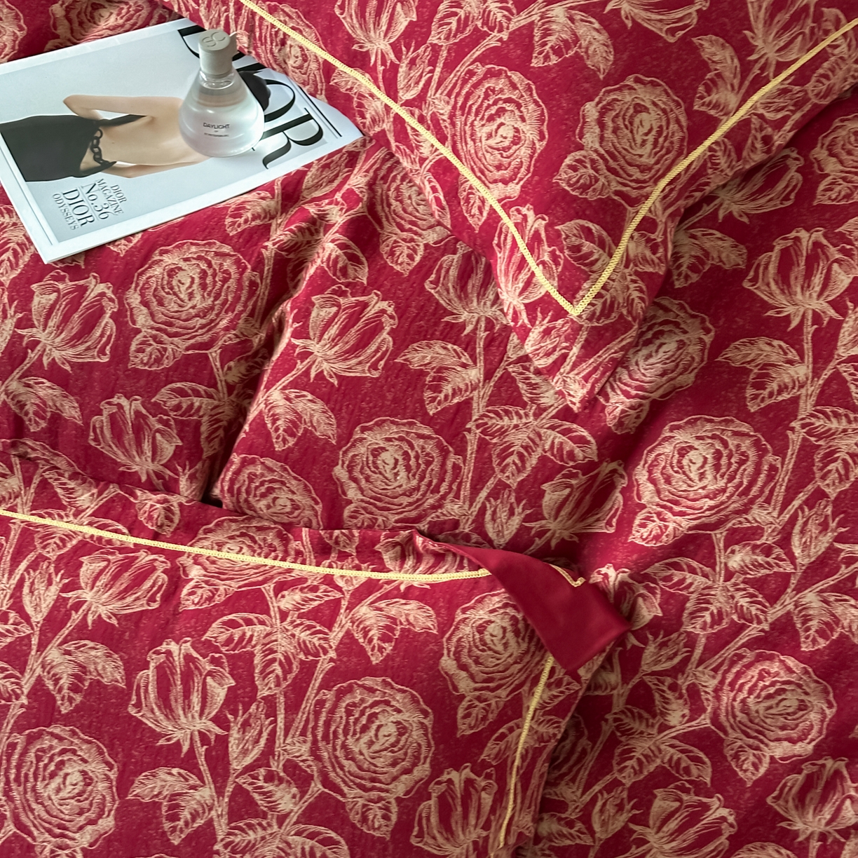 91家纺网 家纺一手货源 找家纺 金丝鸟家纺 2025新款全棉纯棉色织提花婚庆四件套 洛神玫瑰