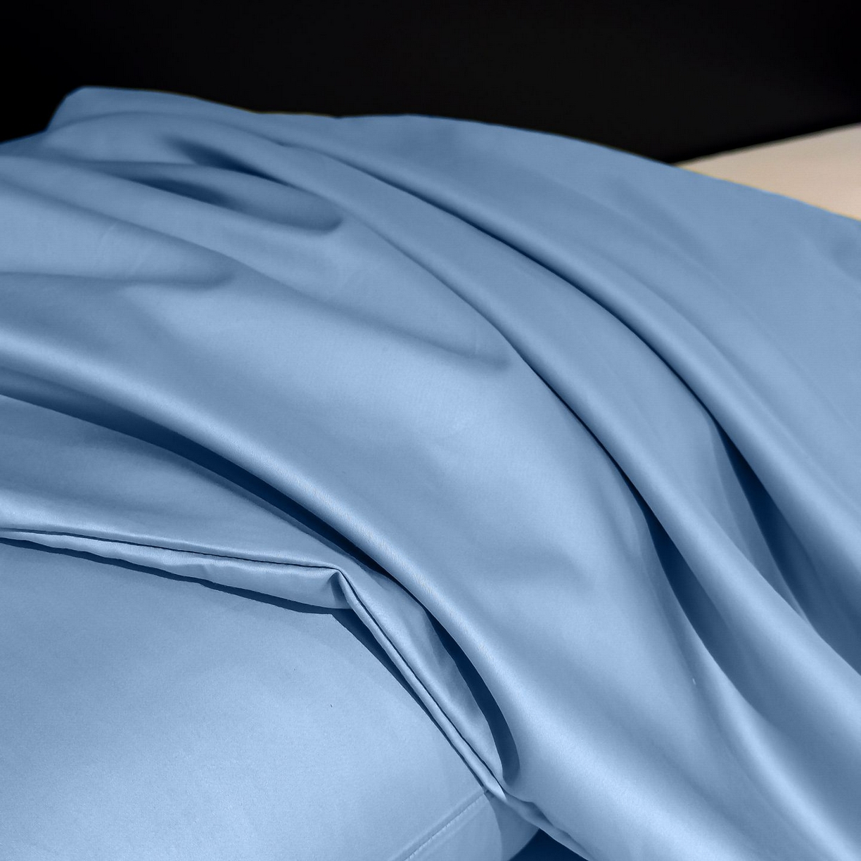 91家纺网 家纺一手货源 找家纺 优姿家纺 2026新款60长绒棉贡缎纯色系列四件套 深海蓝