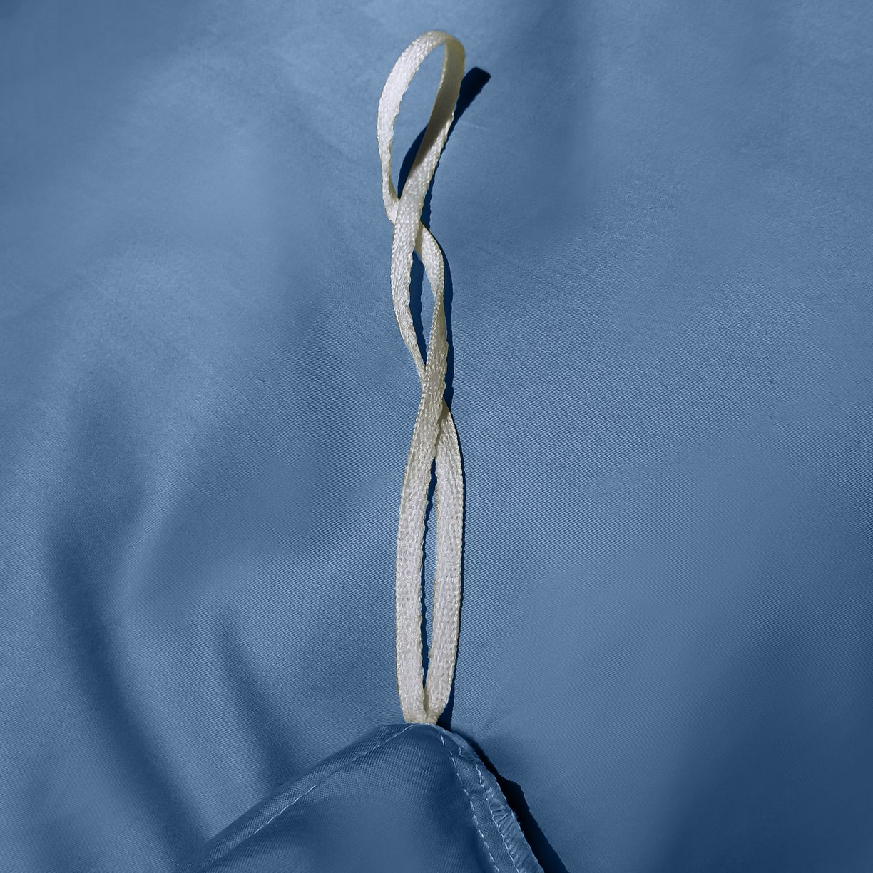 91家纺网 家纺一手货源 找家纺 优姿家纺 2026新款60长绒棉贡缎纯色系列四件套 深海蓝