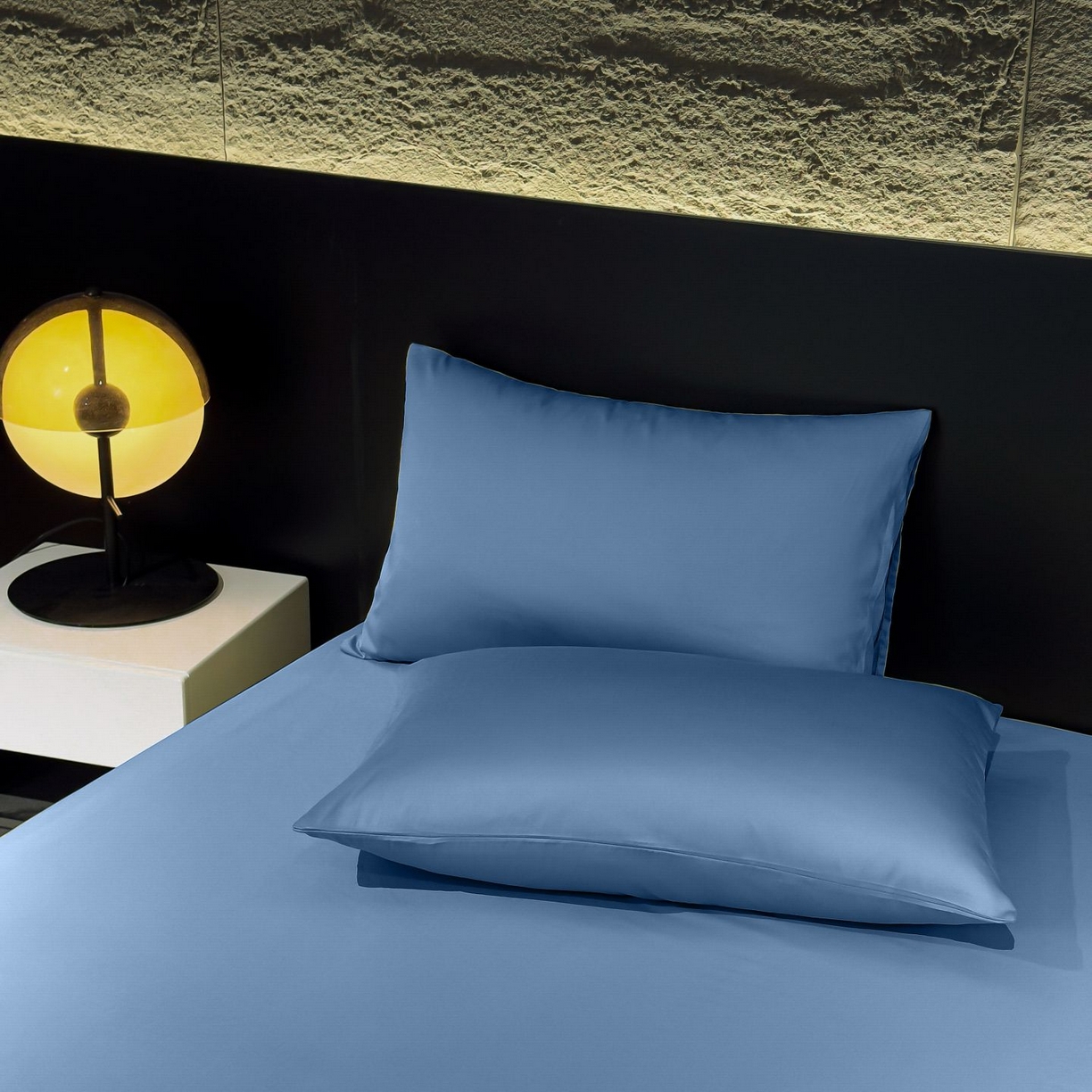 91家纺网 家纺一手货源 找家纺 优姿家纺 2026新款60长绒棉贡缎纯色系列四件套 深海蓝