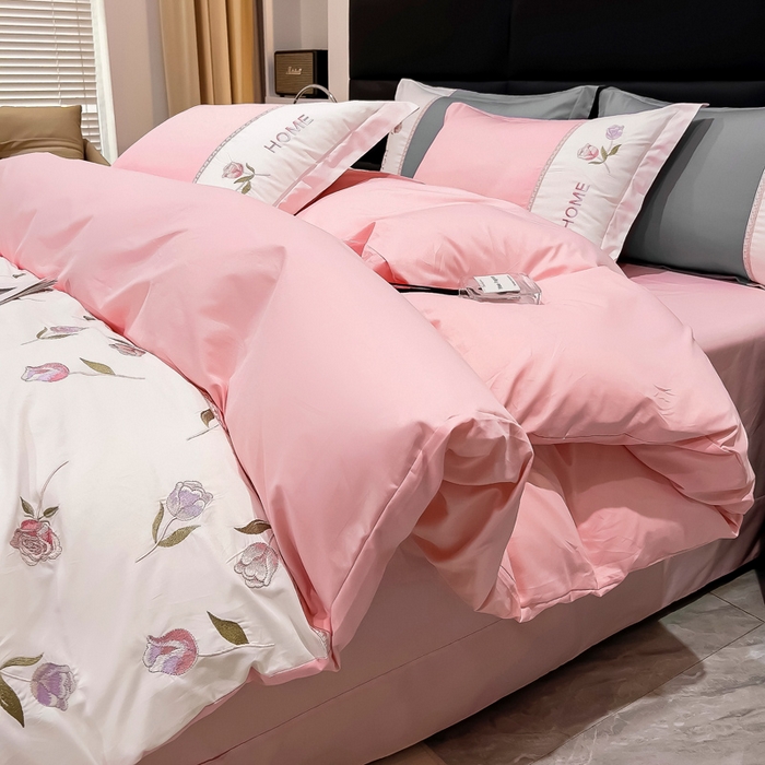 91家纺网 家纺一手货源 找家纺 优姿家纺 2026新款全棉拼接绣花四件套 繁花粉