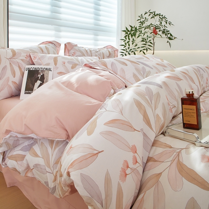 91家纺网 家纺一手货源 找家纺 优姿家纺 2026新款全棉40匹马棉数码印花四件套 清风梦叶粉