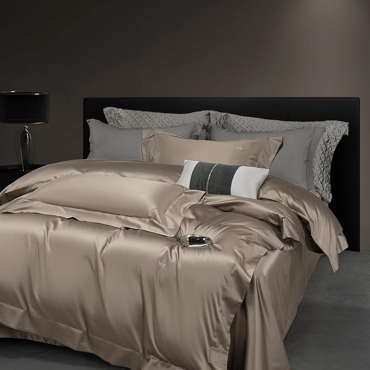 91家纺网 家纺一手货源 找家纺 玖玖爱家纺 2025新款60/50双股四件套-国货之光 国货之光-烟茶