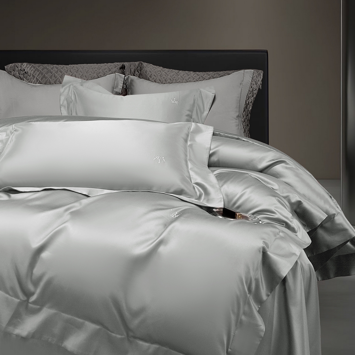 91家纺网 家纺一手货源 找家纺 玖玖爱家纺 2025新款60/50双股四件套-国货之光 国货之光-银树灰