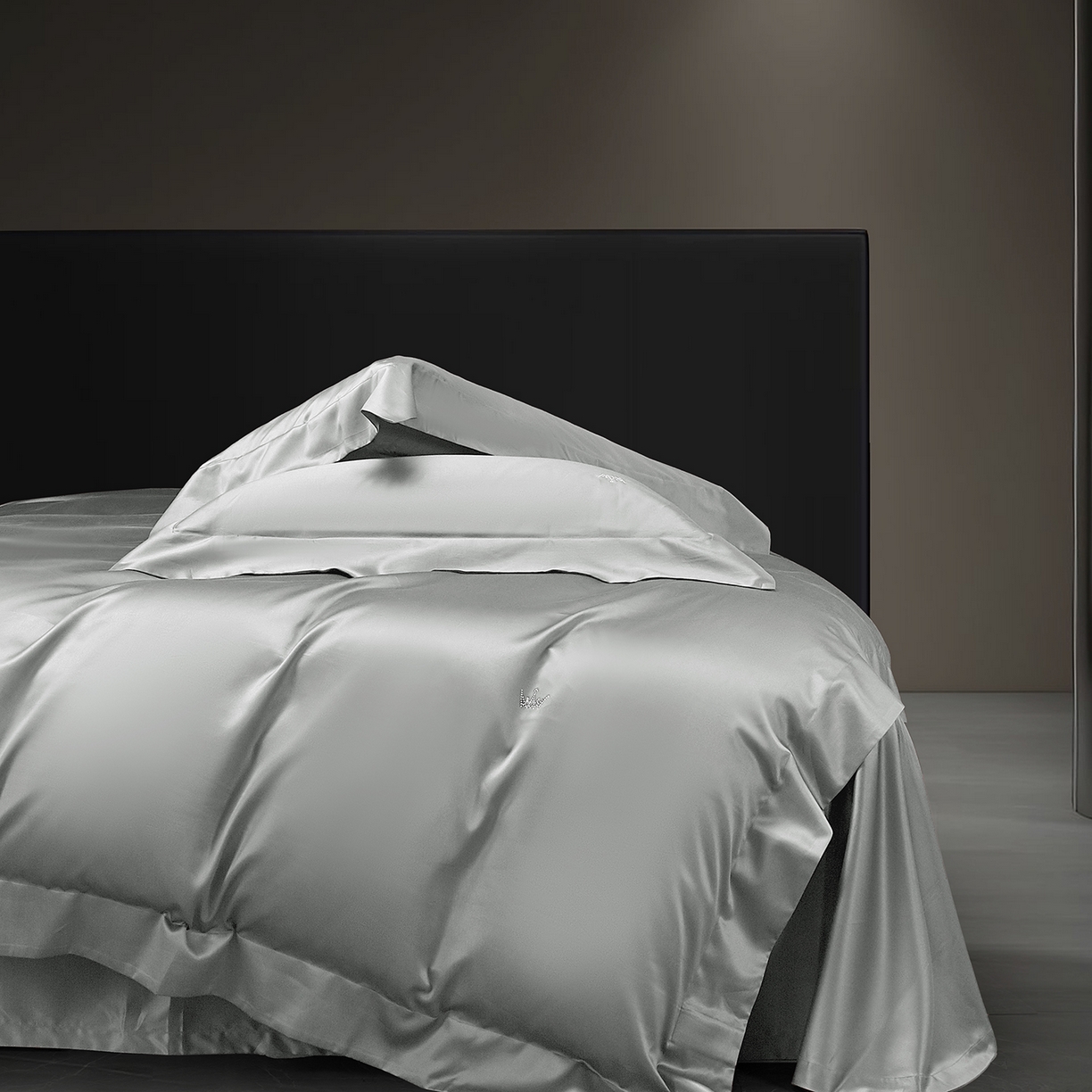 91家纺网 家纺一手货源 找家纺 玖玖爱家纺 2025新款60/50双股四件套-国货之光 国货之光-银树灰