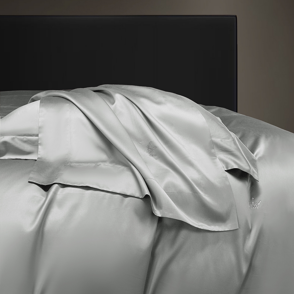 91家纺网 家纺一手货源 找家纺 玖玖爱家纺 2025新款60/50双股四件套-国货之光 国货之光-银树灰