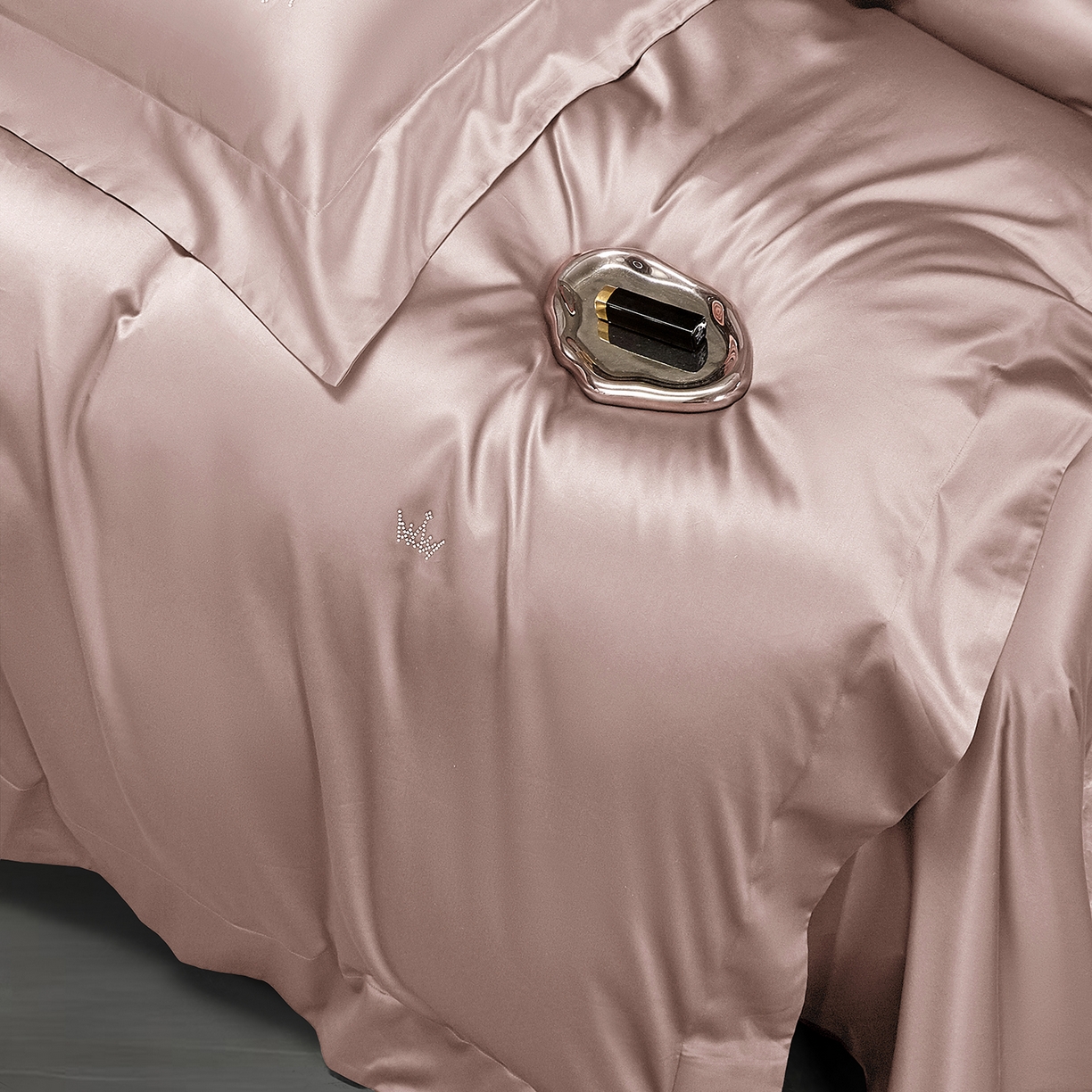 91家纺网 家纺一手货源 找家纺 玖玖爱家纺 2025新款60/50双股四件套-国货之光 落霞粉国货之光-