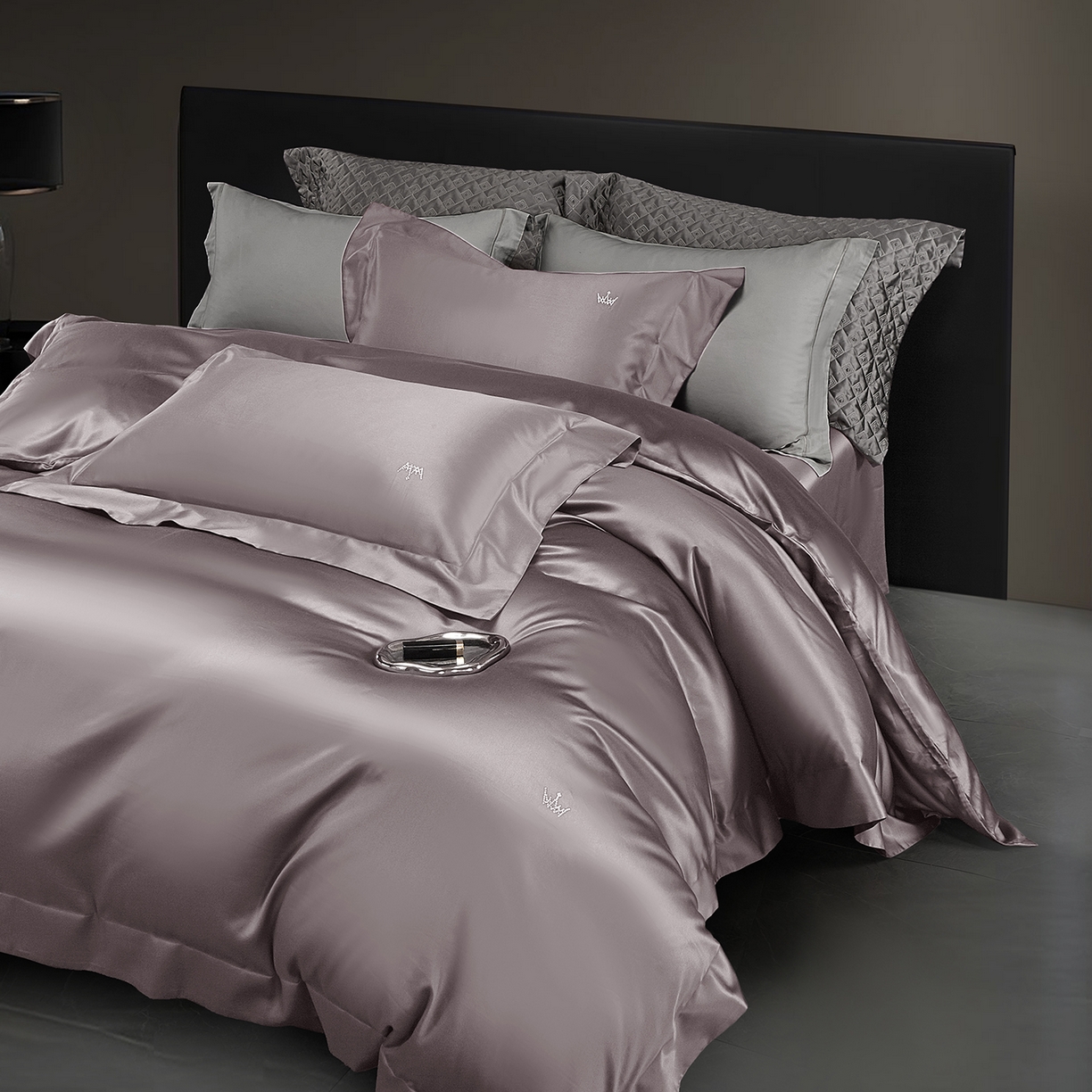 91家纺网 家纺一手货源 找家纺 玖玖爱家纺 2025新款60/50双股四件套-国货之光 国货之光-木槿紫