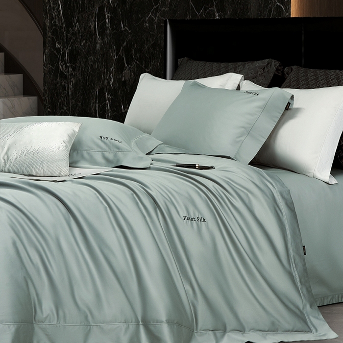 91家纺网 家纺一手货源 找家纺 玖玖爱家纺 2025秋冬新品植物甄丝3星系列奢选新疆阿瓦提长绒棉四件套 栖岚玛瑙绿