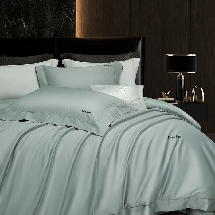 91家纺网 家纺一手货源 找家纺 玖玖爱家纺 2025秋冬新品植物甄丝3星系列奢选新疆阿瓦提长绒棉四件套 栖岚玛瑙绿