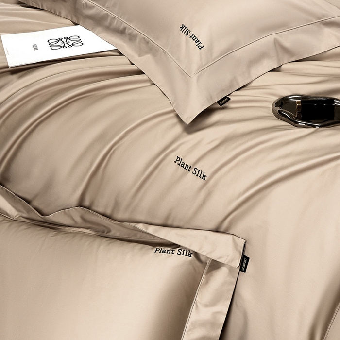 91家纺网 家纺一手货源 找家纺 玖玖爱家纺 2025秋冬新品植物甄丝3星系列奢选新疆阿瓦提长绒棉四件套 栖岚摩卡棕