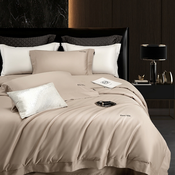 91家纺网 家纺一手货源 找家纺 玖玖爱家纺 2025秋冬新品植物甄丝3星系列奢选新疆阿瓦提长绒棉四件套 栖岚摩卡棕