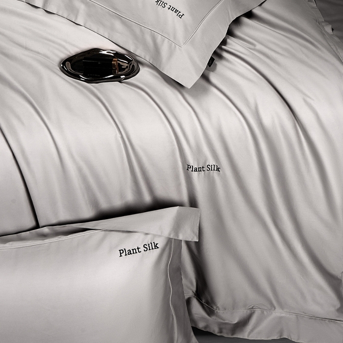 91家纺网 家纺一手货源 找家纺 玖玖爱家纺 2025秋冬新品植物甄丝3星系列奢选新疆阿瓦提长绒棉四件套 栖岚绅士灰