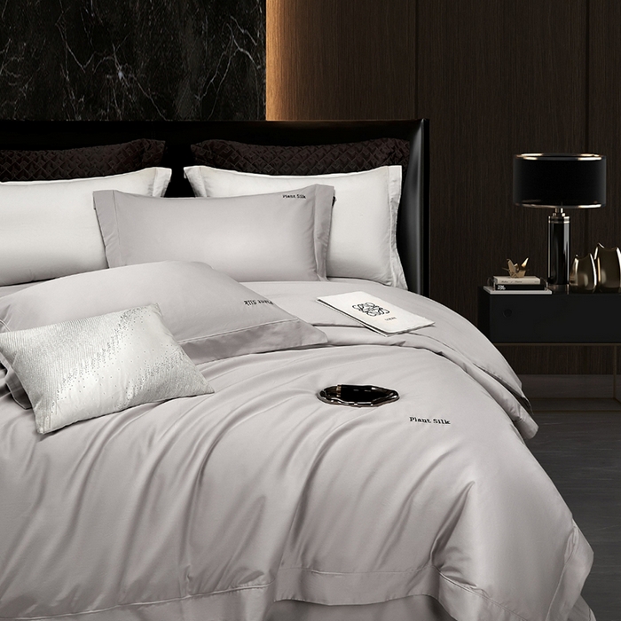 91家纺网 家纺一手货源 找家纺 玖玖爱家纺 2025秋冬新品植物甄丝3星系列奢选新疆阿瓦提长绒棉四件套 栖岚绅士灰