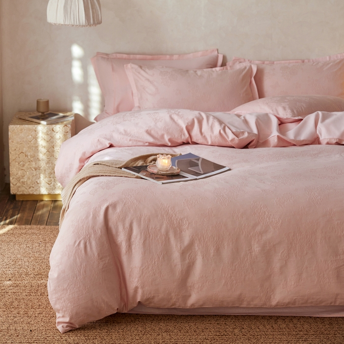 91家纺网 家纺一手货源 找家纺 咏绒家纺工厂店 2025新款A类全棉提花磨毛四件套-科罗拉系列 科罗拉-绯粉