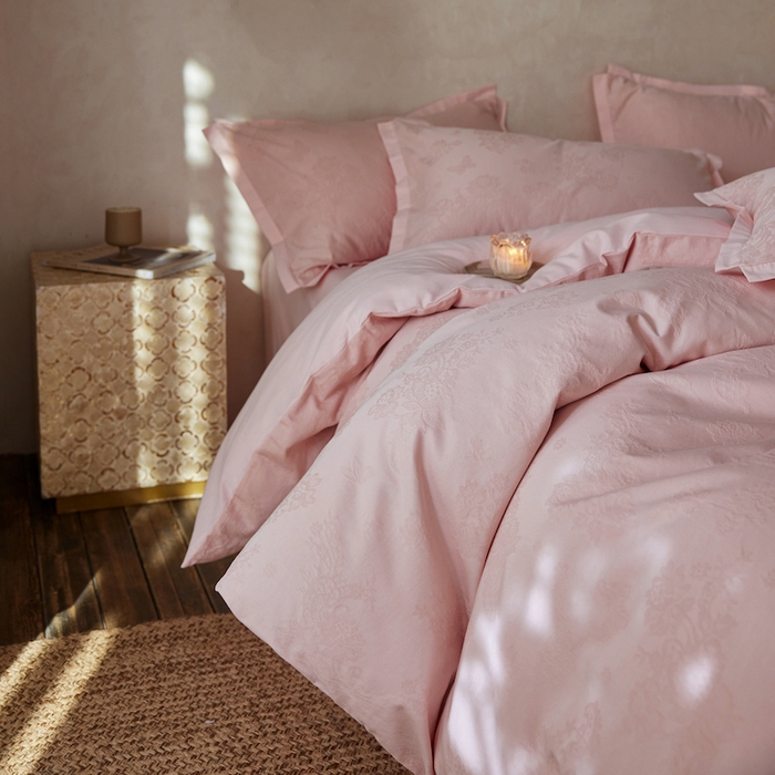 91家纺网 家纺一手货源 找家纺 咏绒家纺工厂店 2025新款A类全棉提花磨毛四件套-科罗拉系列 科罗拉-绯粉