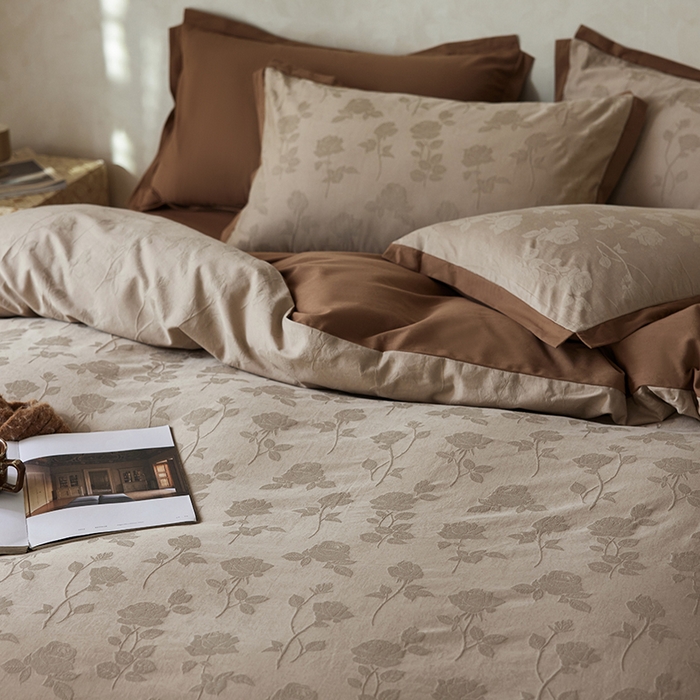 91家纺网 家纺一手货源 找家纺 咏绒家纺工厂店 2025新款A类全棉提花磨毛四件套-科罗拉系列 科罗拉-棕缈