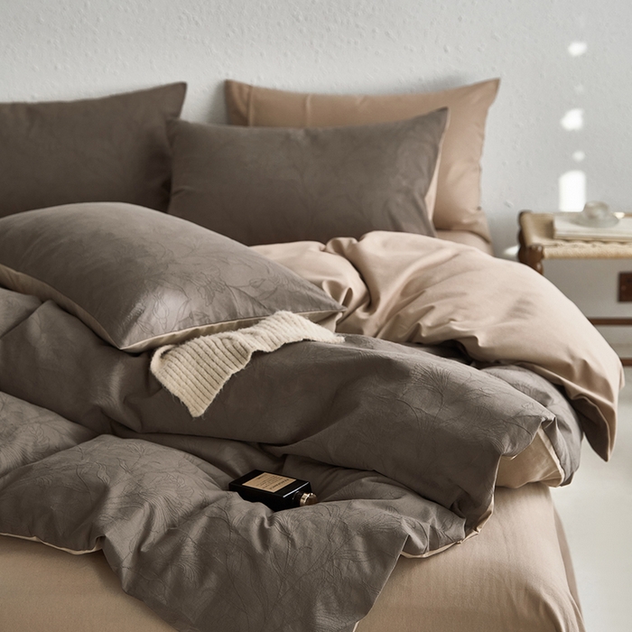 91家纺网 家纺一手货源 找家纺 咏绒家纺工厂店 2025新款全棉色织提花磨毛四件套 欧佩斯-香槟