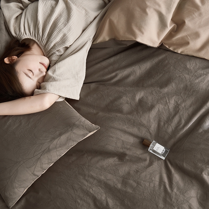 91家纺网 家纺一手货源 找家纺 咏绒家纺工厂店 2025新款全棉色织提花磨毛四件套 欧佩斯-香槟