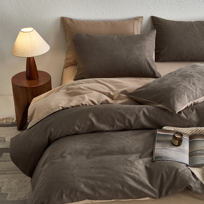 91家纺网 家纺一手货源 找家纺 咏绒家纺工厂店 2025新款全棉色织提花磨毛四件套 欧佩斯-香槟