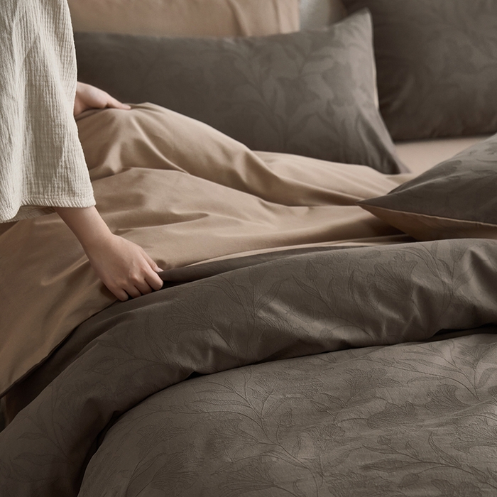 91家纺网 家纺一手货源 找家纺 咏绒家纺工厂店 2025新款全棉色织提花磨毛四件套 欧佩斯-香槟