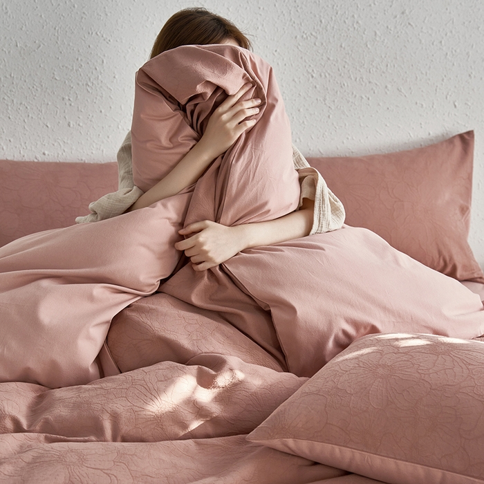 91家纺网 家纺一手货源 找家纺 咏绒家纺工厂店 2025新款全棉色织提花磨毛四件套 欧佩斯-云霜