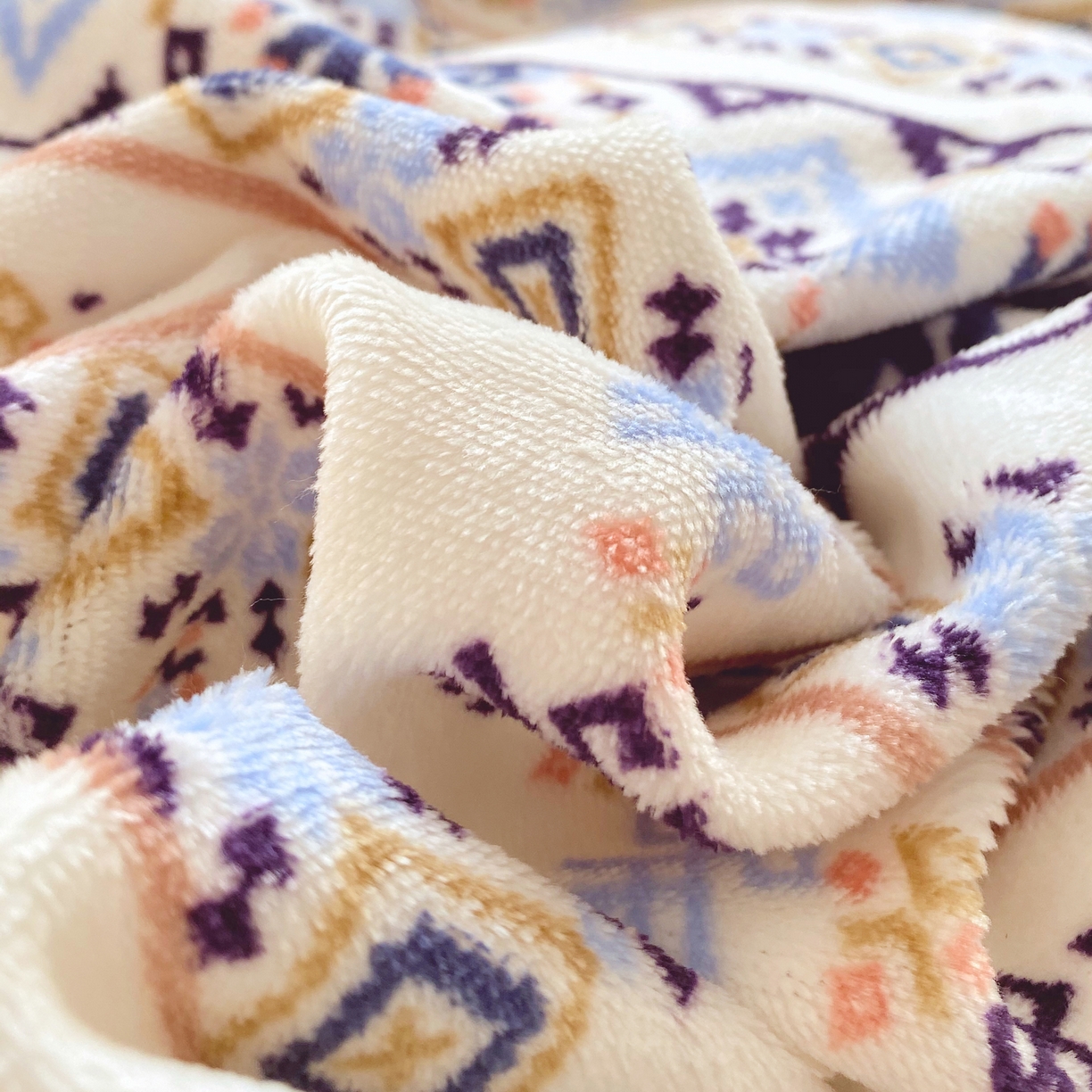 91家纺网 家纺一手货源 找家纺 金鑫汇家纺 2025年加厚高克重A类牛奶绒单被套 被套单件 波西米亚