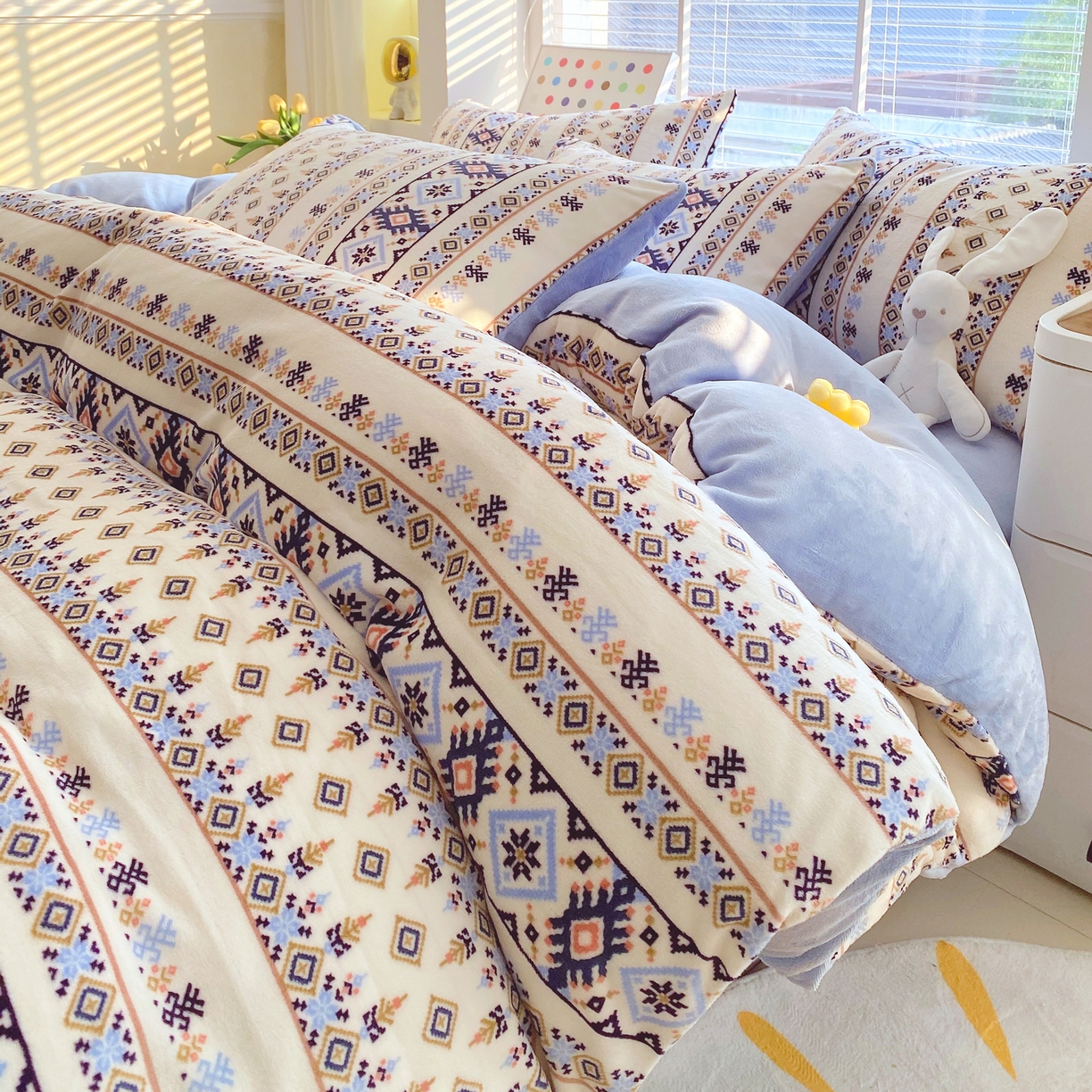 91家纺网 家纺一手货源 找家纺 金鑫汇家纺 2025年加厚高克重A类牛奶绒单被套 被套单件 波西米亚