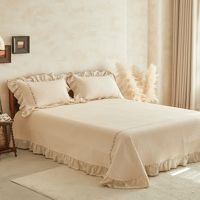 91家纺网 家纺一手货源 找家纺 上喜 2026新款棉麻小花刺绣款床盖多功能被子系列 麻本色