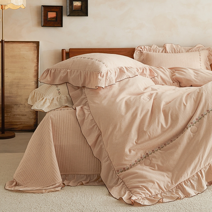 91家纺网 家纺一手货源 找家纺 上喜 2026新款棉麻小花刺绣款床盖多功能被子系列 麻粉色