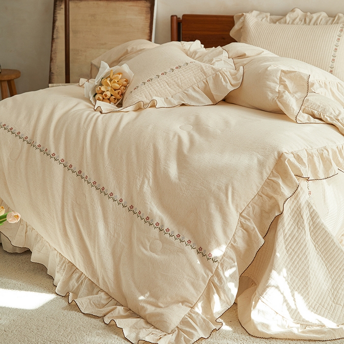 91家纺网 家纺一手货源 找家纺 上喜 2026新款棉麻小花刺绣款床盖多功能被子系列 麻本色