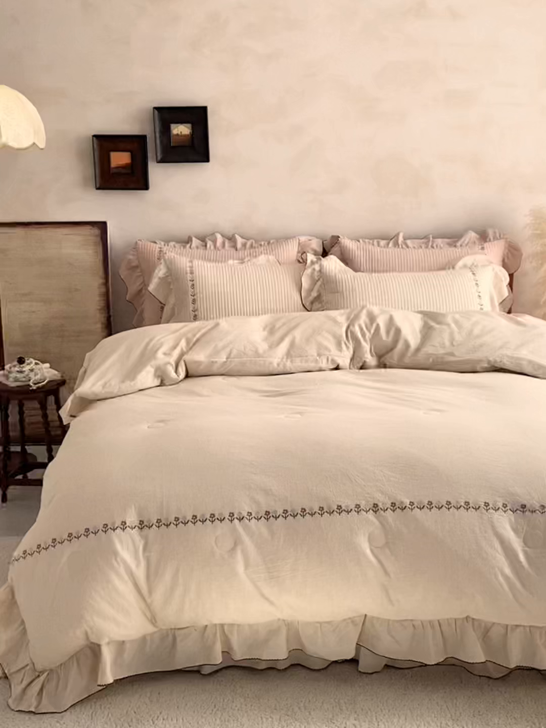 91家纺网 家纺一手货源 找家纺 上喜 2026新款棉麻小花刺绣款床盖多功能被子系列 麻本色