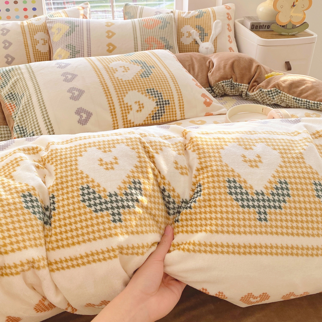 91家纺网 家纺一手货源 找家纺 金鑫汇家纺 2025年加厚高克重A类牛奶绒单被套 被套单件 同心千鸟格