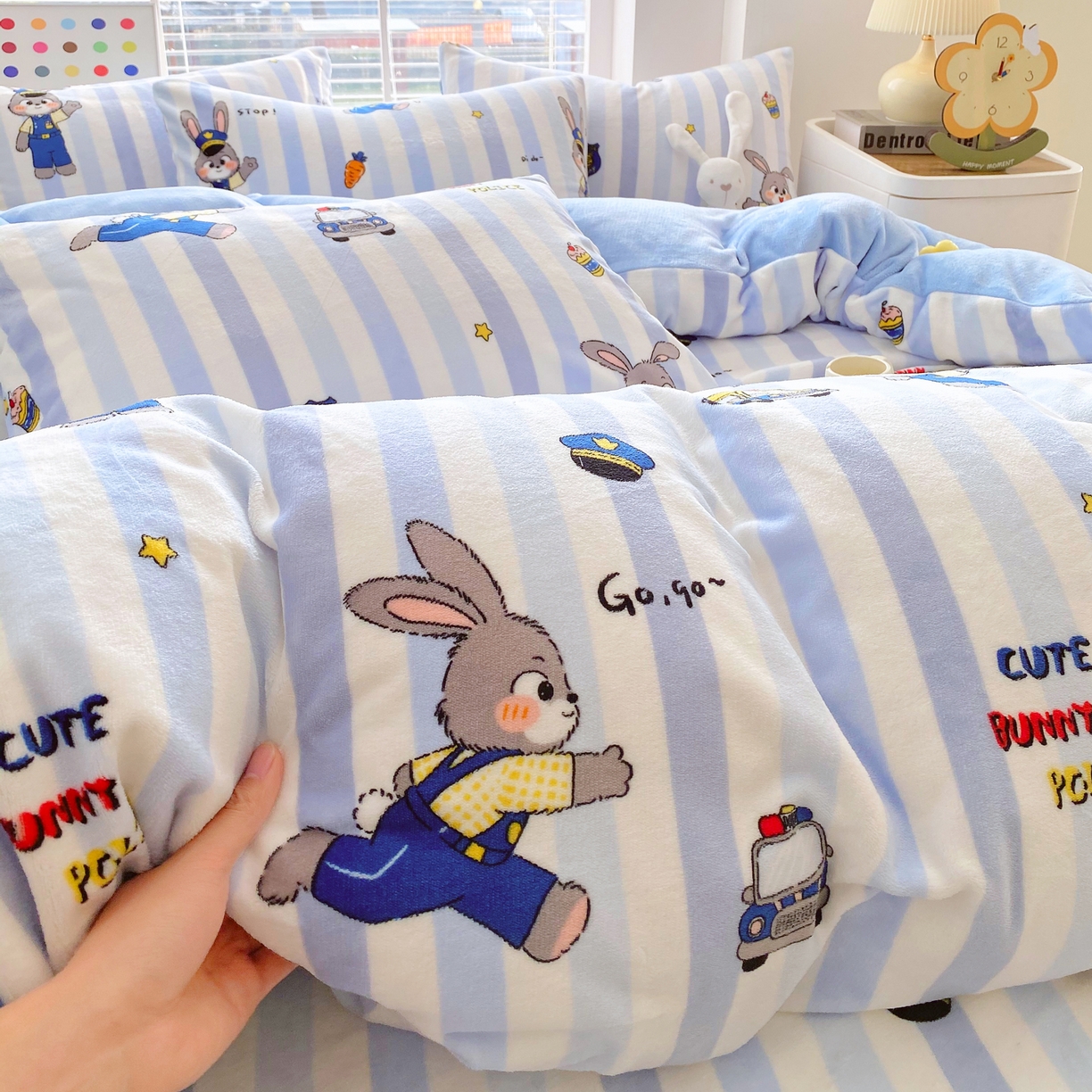 91家纺网 家纺一手货源 找家纺 金鑫汇家纺 2025年加厚高克重A类牛奶绒单被套 被套单件 兔子警官