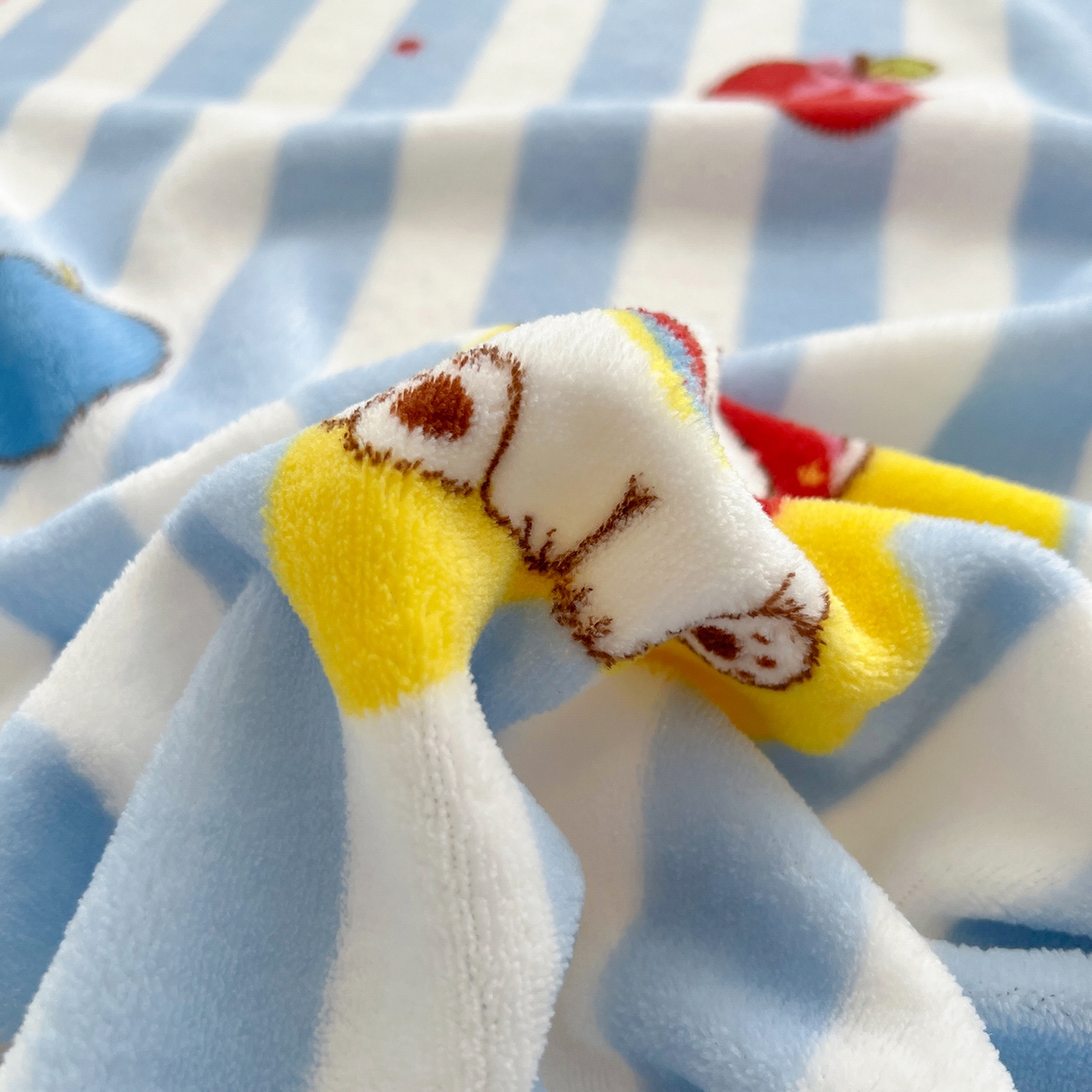 91家纺网 家纺一手货源 找家纺 金鑫汇家纺 2025年加厚高克重A类牛奶绒单床单 床单单件 苹果萌狗