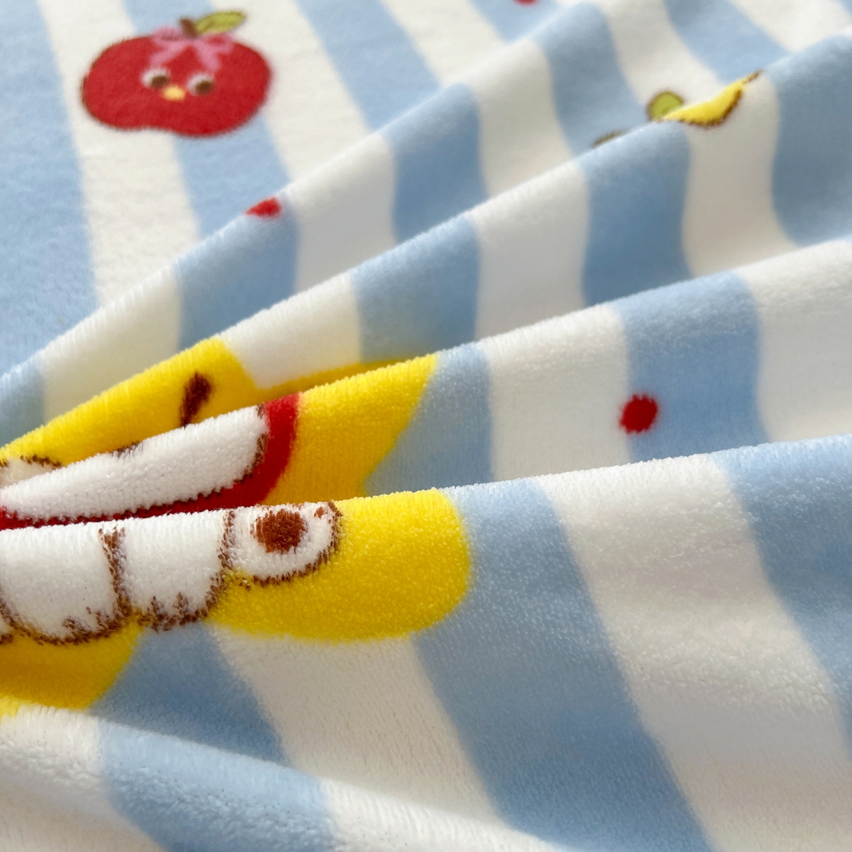 91家纺网 家纺一手货源 找家纺 金鑫汇家纺 2025年加厚高克重A类牛奶绒单床单 床单单件 苹果萌狗