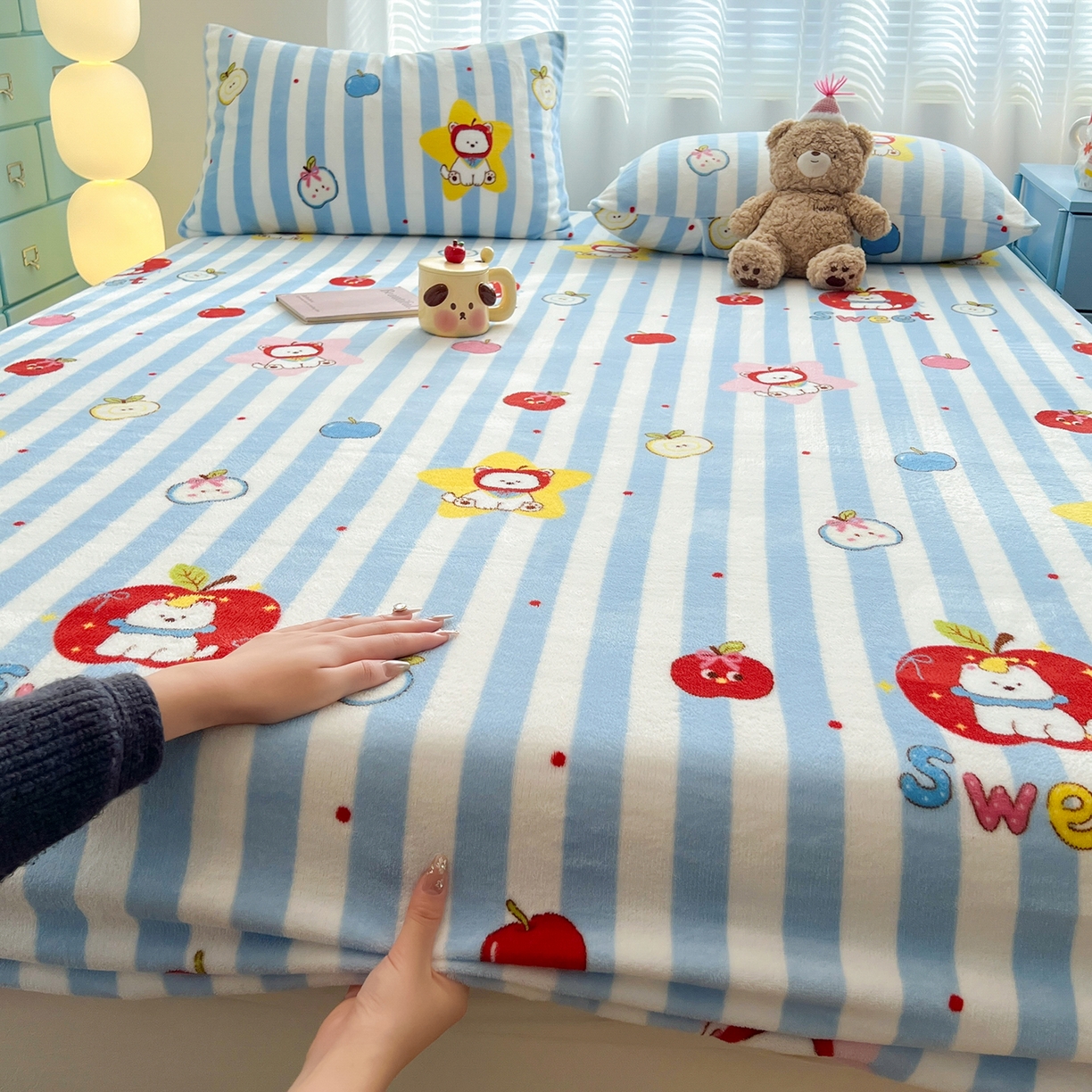 91家纺网 家纺一手货源 找家纺 金鑫汇家纺 2025年加厚高克重A类牛奶绒单床笠 床笠单件 苹果萌狗