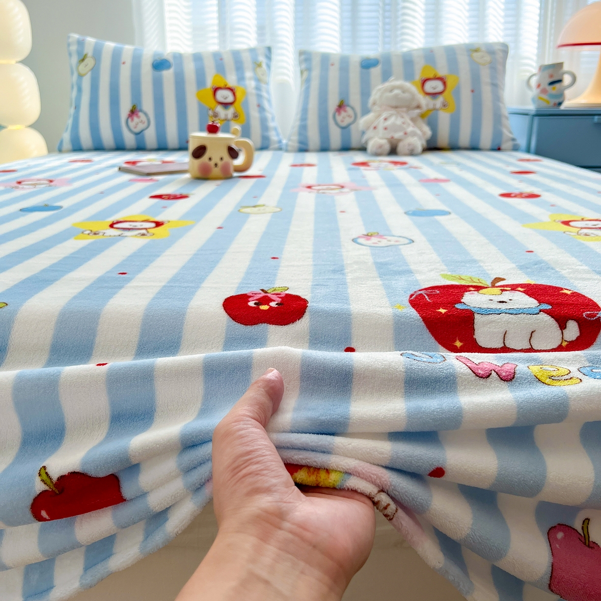 91家纺网 家纺一手货源 找家纺 金鑫汇家纺 2025年加厚高克重A类牛奶绒单床笠 床笠单件 苹果萌狗