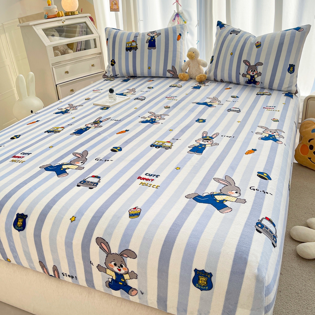 91家纺网 家纺一手货源 找家纺 金鑫汇家纺 2025年加厚高克重A类牛奶绒单床笠 床笠单件 兔子警官