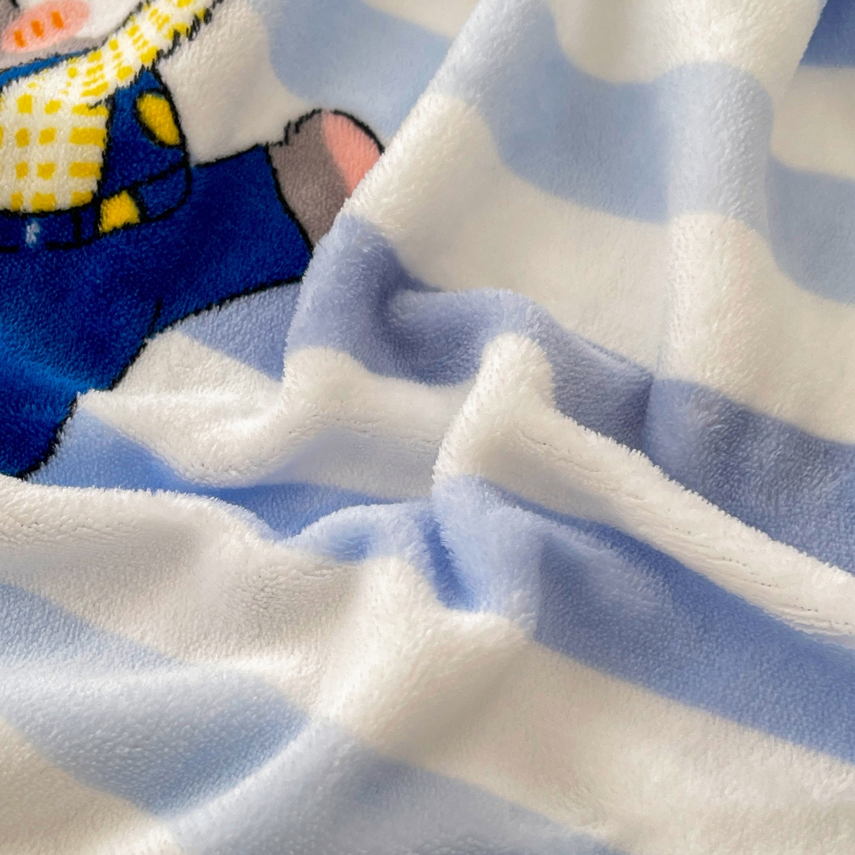 91家纺网 家纺一手货源 找家纺 金鑫汇家纺 2025年加厚高克重A类牛奶绒单床笠 床笠单件 兔子警官