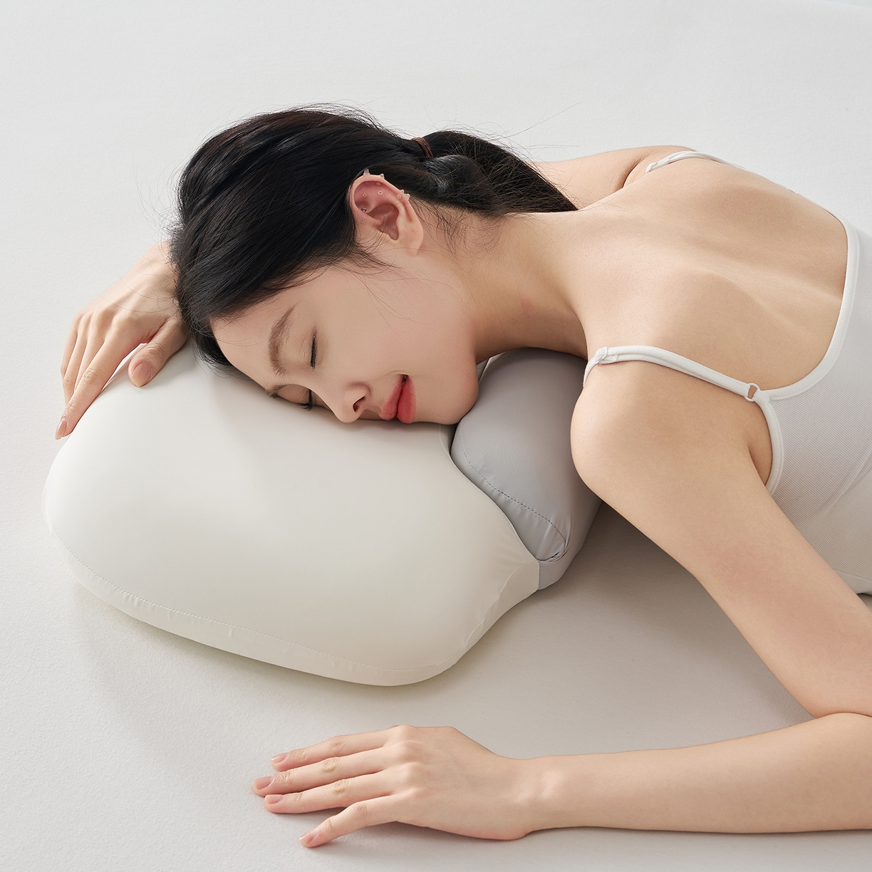 91家纺网 家纺一手货源 找家纺 乐可 2025新款零压双向深睡护颈记忆枕枕头枕芯 零压双向深睡枕-灰