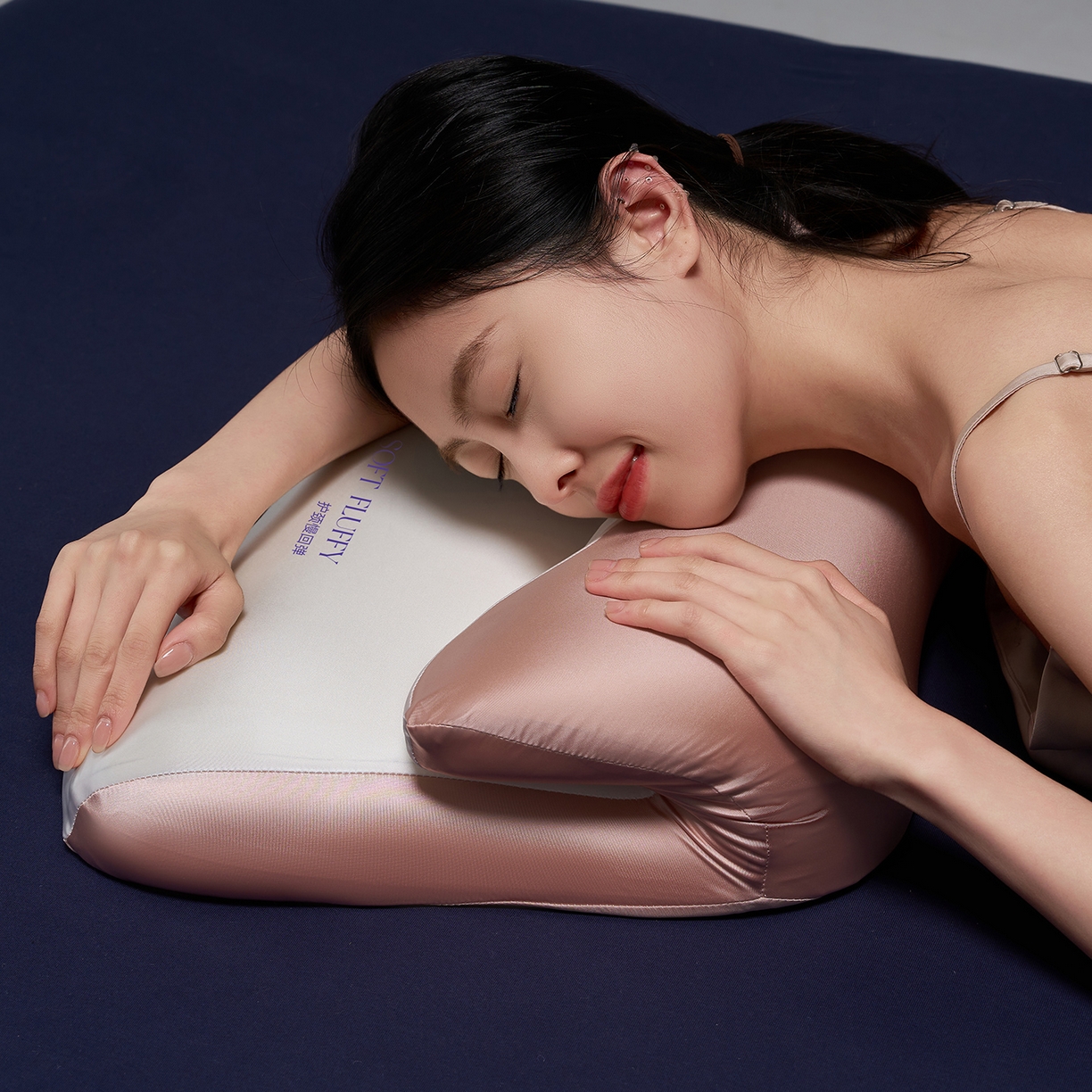 91家纺网 家纺一手货源 找家纺 乐可 2025新款零压云翼记忆枕枕头枕芯 零压云翼枕-粉