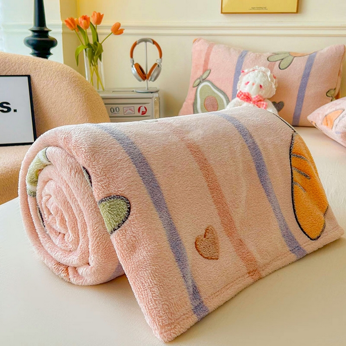 91家纺网 家纺一手货源 找家纺 爱彼家纺 2025热门冬季加厚雪花绒印花多功能毛毯毯子修色图-系列二 开心萝卜