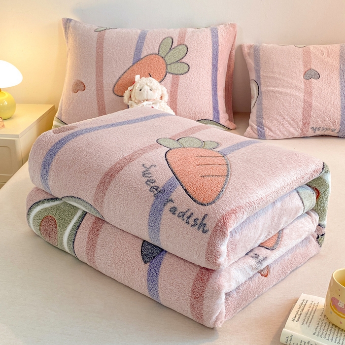 91家纺网 家纺一手货源 找家纺 爱彼家纺 2025热门冬季加厚雪花绒印花多功能毛毯毯子修色图-系列二 开心萝卜