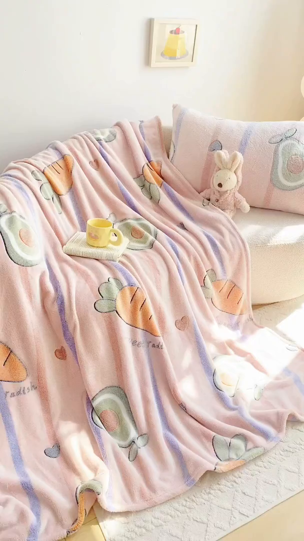 91家纺网 家纺一手货源 找家纺 爱彼家纺 2025热门冬季加厚雪花绒印花多功能毛毯毯子修色图-系列二 开心萝卜