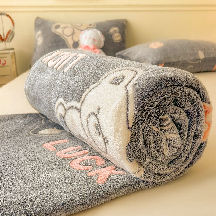 91家纺网 家纺一手货源 找家纺 爱彼家纺 2025热门冬季加厚雪花绒印花多功能毛毯毯子修色图-系列二 泰迪熊