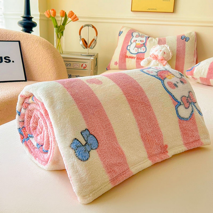 91家纺网 家纺一手货源 找家纺 爱彼家纺 2025热门冬季加厚雪花绒印花多功能毛毯毯子修色图-系列二 条纹兔