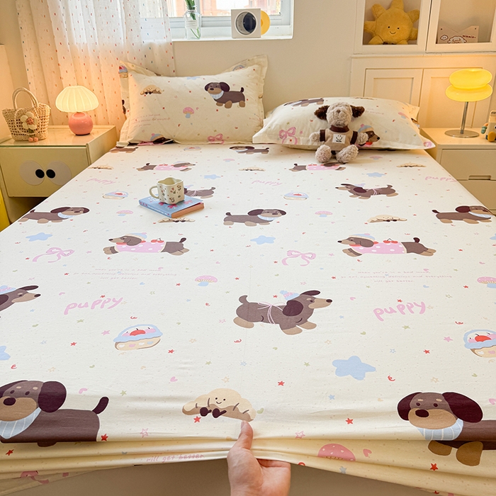 91家纺网 家纺一手货源 找家纺 名优家纺 2026新款12868全棉印花床笠 困困腊肠狗